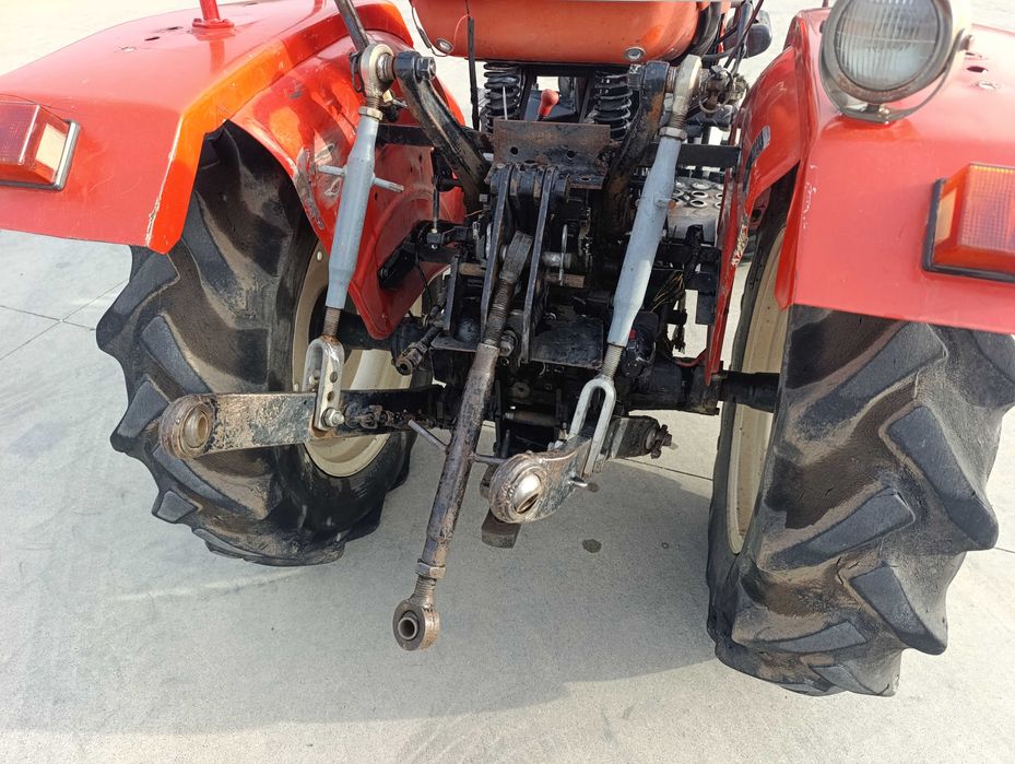 Trator Yanmar 180, 4x4