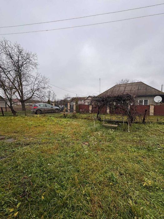 Продається одноповерховий будиночок у Кельменцях