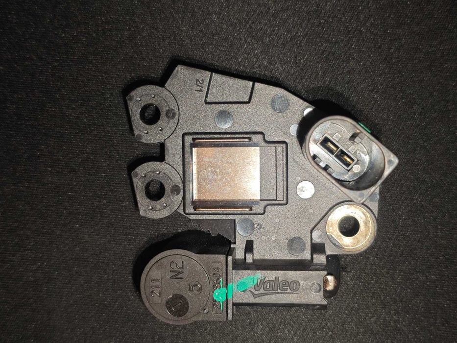 ( є інші ) Регулятор напряжения  2542604