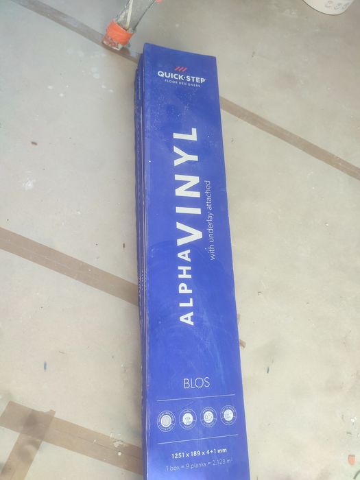 Panele winylowe Quick Step Blos Dąb wiejski naturalny  ze zintegrowanym podkładem