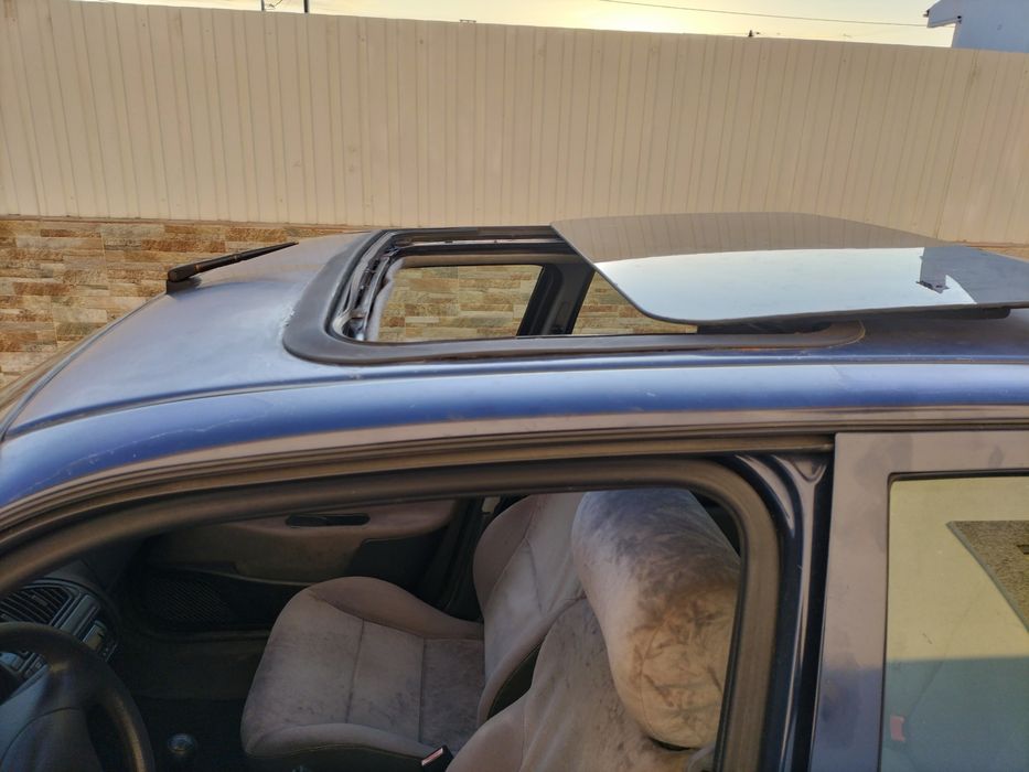 Citroen saxo 5 portas .