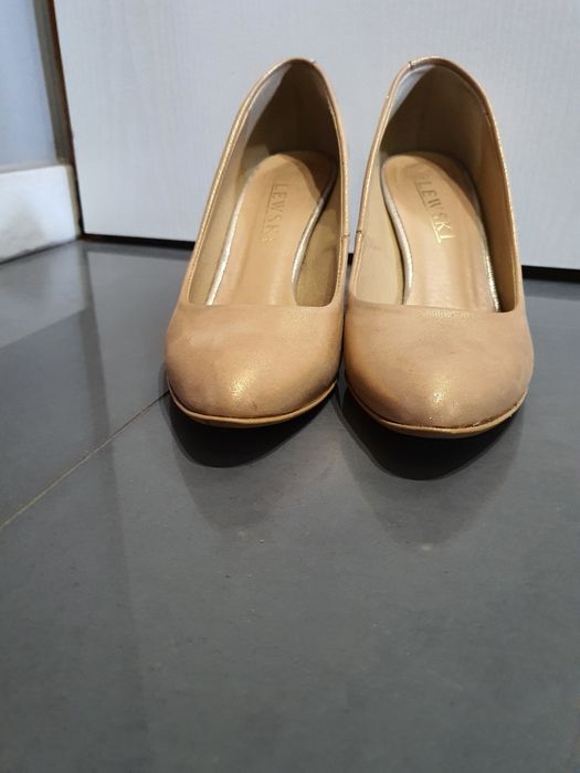 Lewski polskie czółenka szpilki r.37 złote