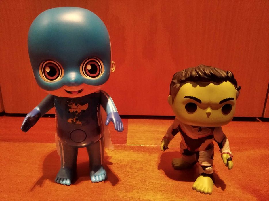 Figuras Luccas Neto e Funko Hulk