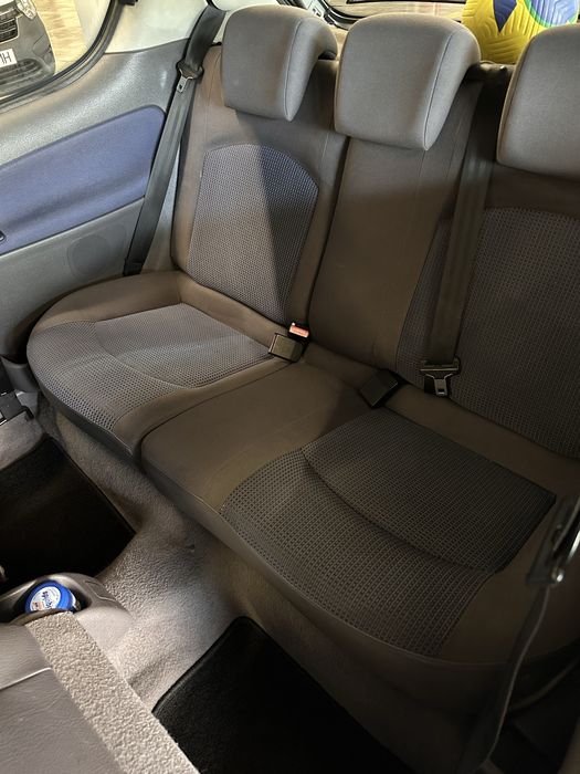Peugeot 206 — bom estado