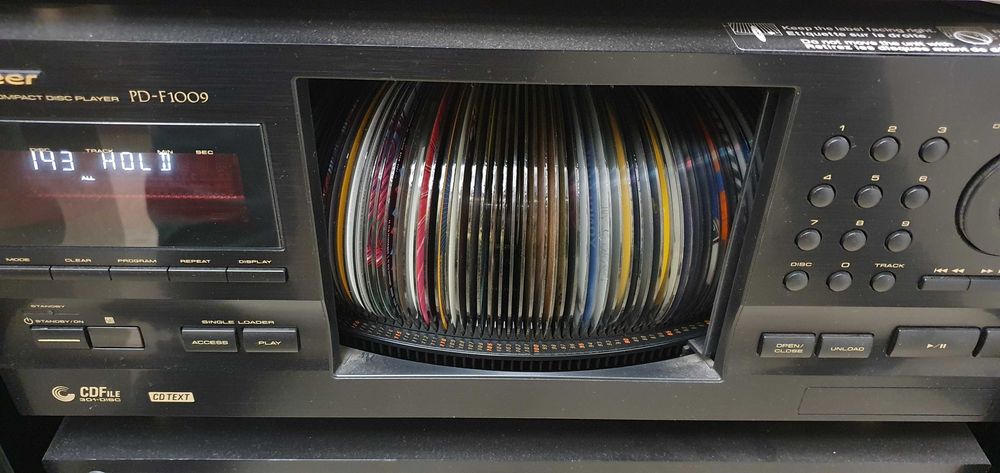 Програвач компакт дисків 300 і 1 диск pioneer pd-f1009