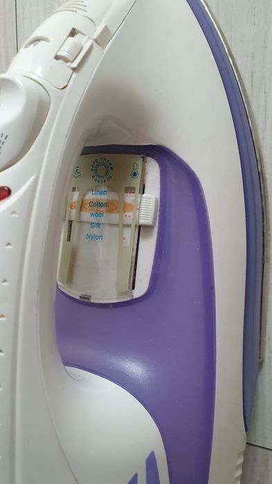 Żelazko LFG LF-8200