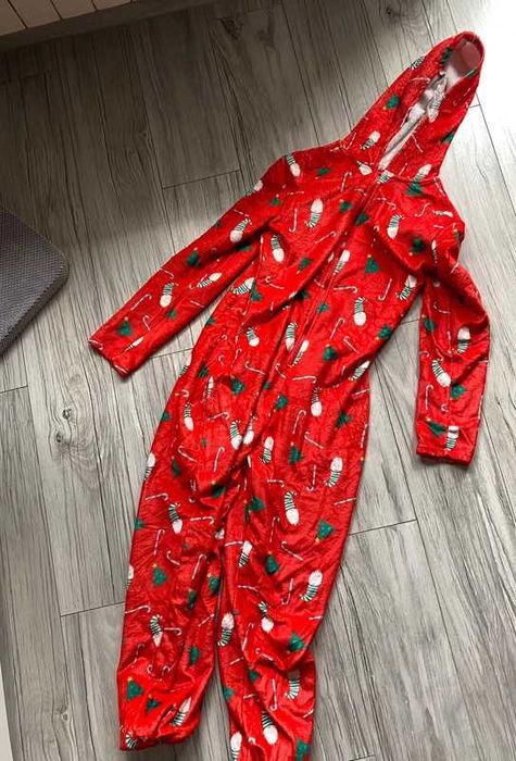 Kombinezon ocieplany onesie Mystersheep - czerwony w choinki