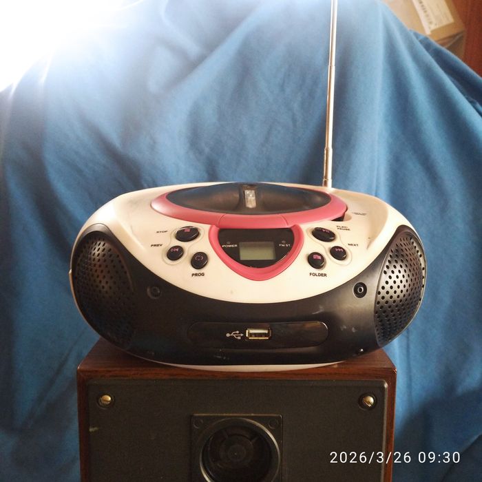 На продаж магнітофон  PHILIPS