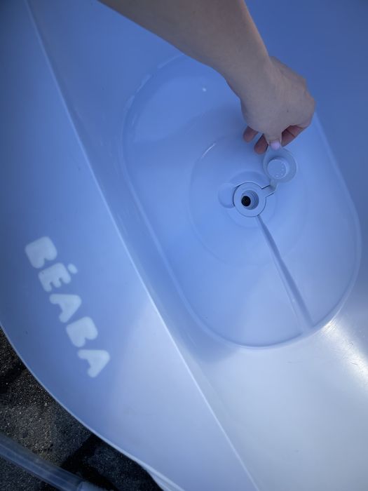 Beaba zestaw wanienka z odpływem oraz stojak do wanienki