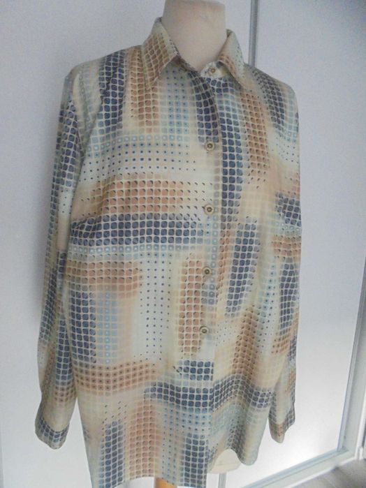 elegancka bluzka w roz50/52/ koszulowa