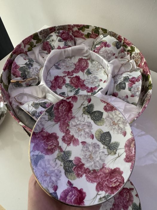 Zestaw filizanek ze spodkami w pudelku Affek