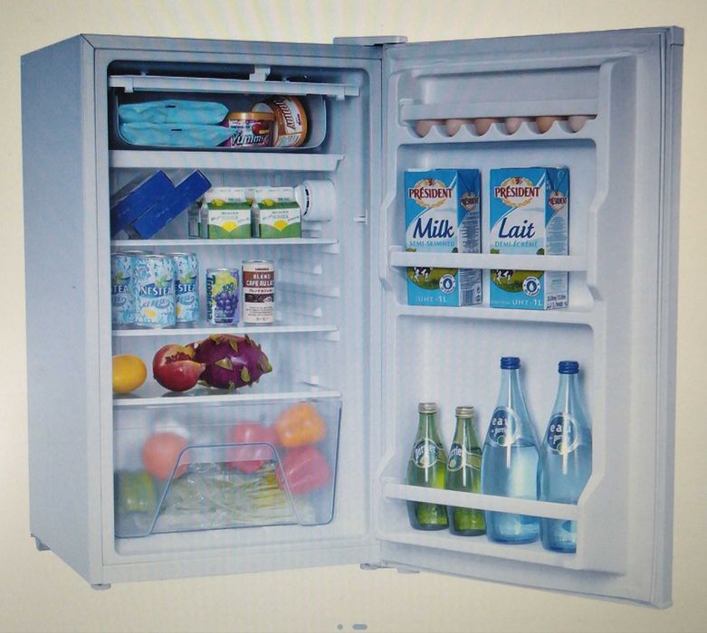 Nowa mała lodówka pod blatowa BLUESKY ( zapakowana ) BTT970W-19