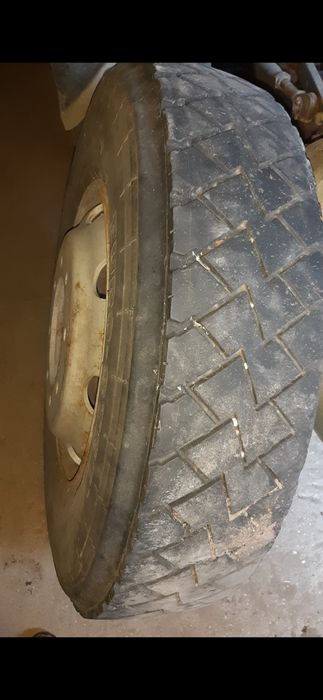 Sprzedam kompletne koła 4 sztuki 22.5 cala na 8 otworów