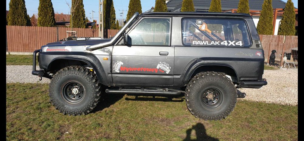 Sprzedam Nissan PATROL Y60 lub zamienię na samoch dostawczy.