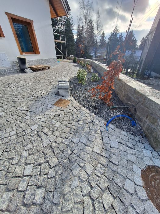 Elewacje z kamienia Granit układanie granitu kostka