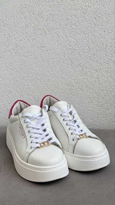 Twinset продам кросівки