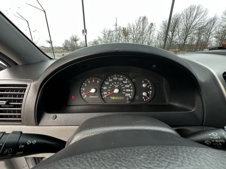Автомобіль Kia Sorento 2.5 2006 рік. Повністю все обслужене. Не гнила