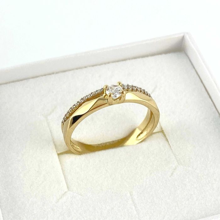 Lśniący ZŁOTY pierścionek POWÓJNY cyrkonie PRÓBA 585 (14K) rozmiar 17