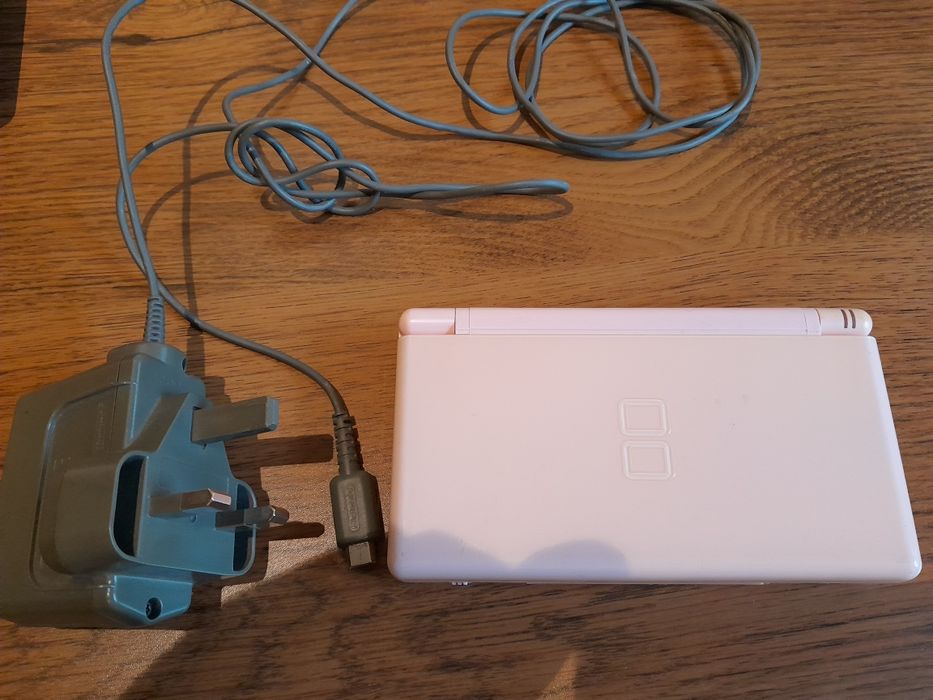 Nintendo DS Lite