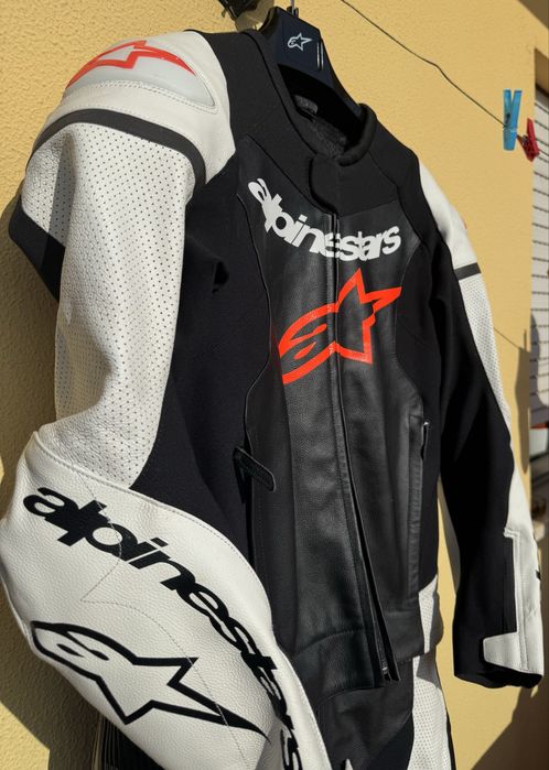(2 artigos) Fato de 2 peças Alpinestars GP FORCE + Luvas GP PRO R4