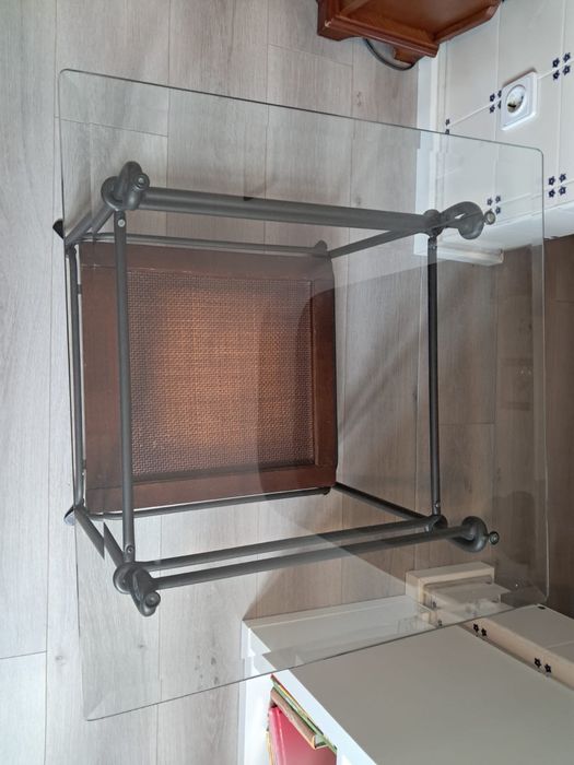 Mesa pequena vidro/ferro preto