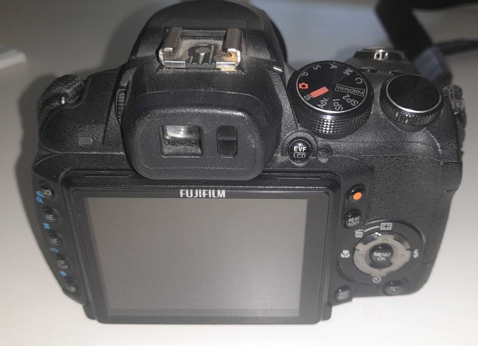 Aparat cyfrowy Fujifilm Finepix S10 Zoom x 30