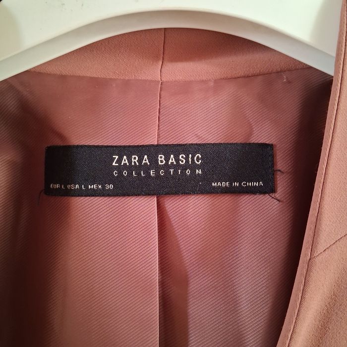 Żakiet Zara ze złotymi guzikami