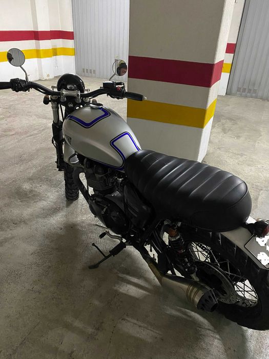 Triumph Bonneville T100 Scrambler