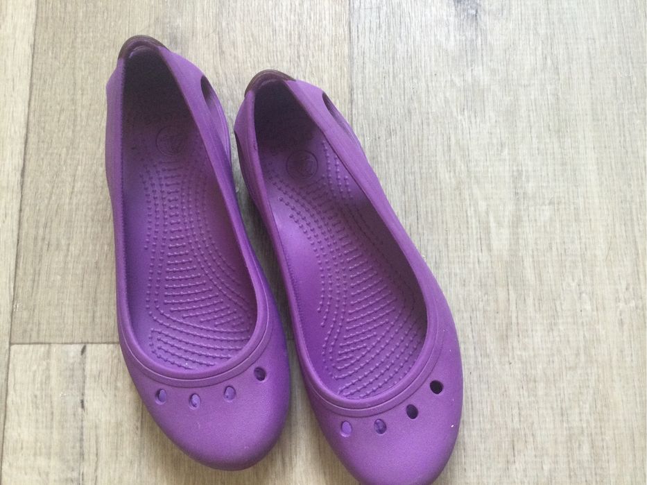 Продам кроксы , оригинал.