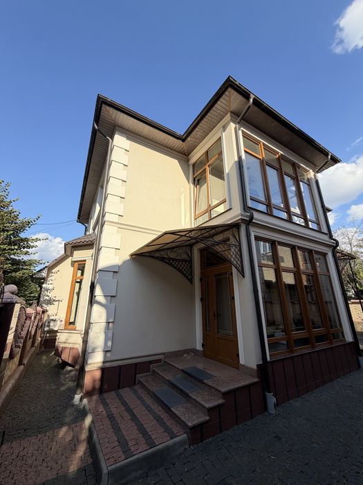 Оренда будинку на довгій термін Центр Міста