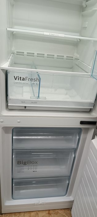 Lodówka Bosch 186cm Srebrna oswietlenie LED