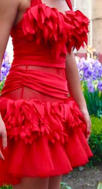 Роскошное  платье коктельное  р.М