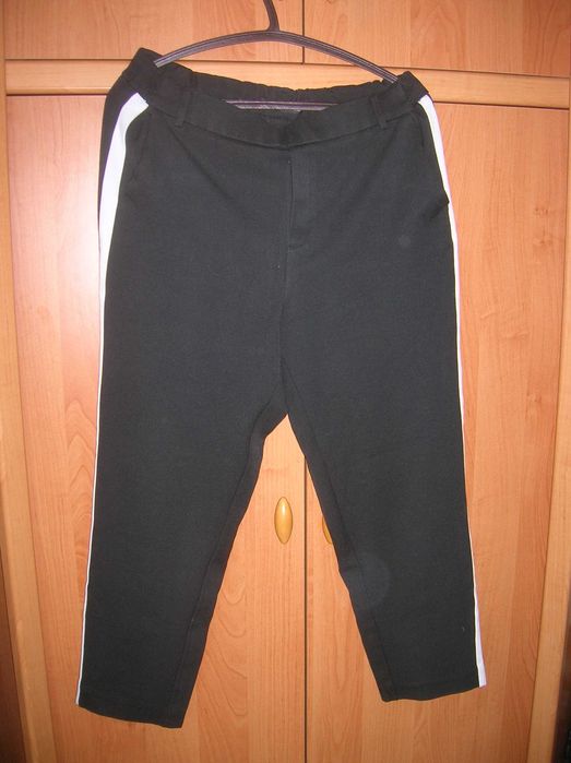 Спортивные брюки модные  для школьниц средних классов