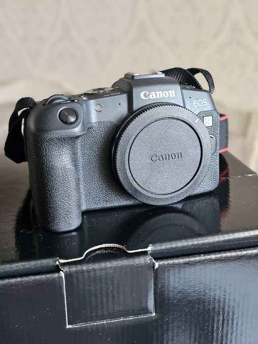 Фотоапарат Canon RP