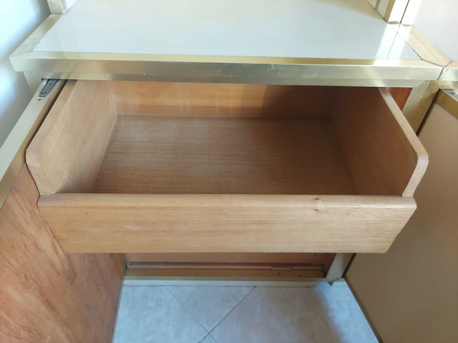 Estantes vintage lacadas