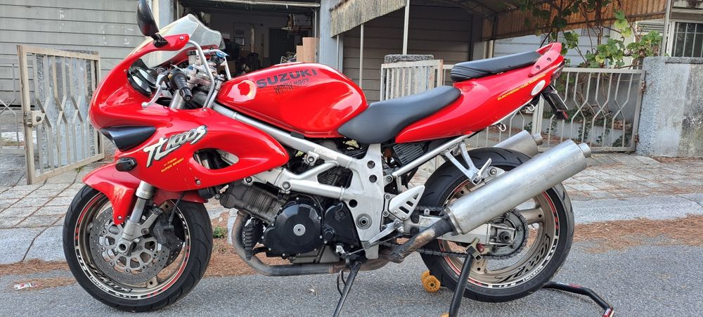 Suzuki tl 1000s vendo ou troco