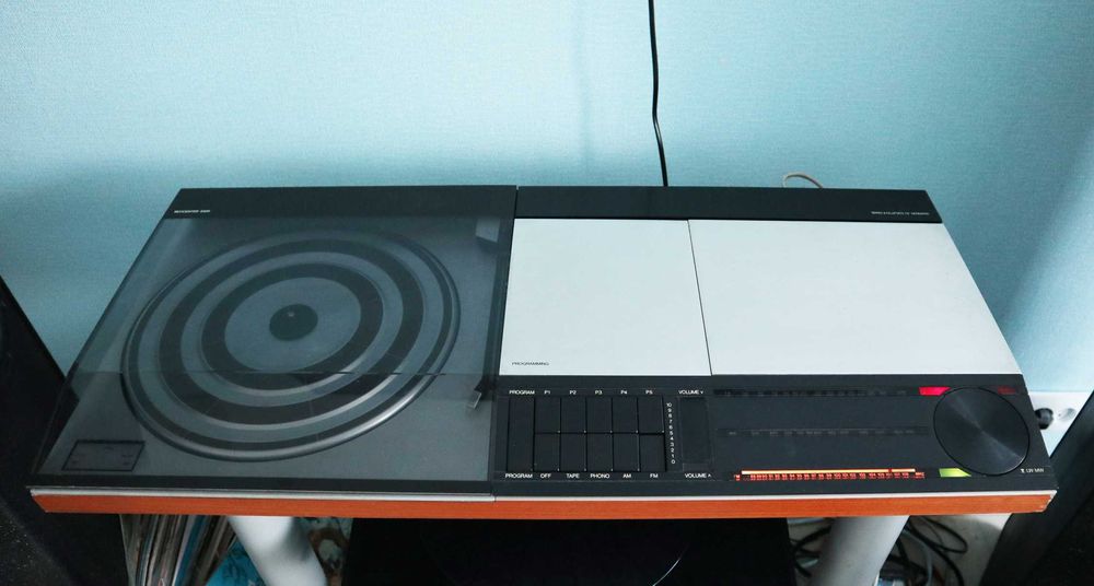 Центр Bang Olufsen beocenter 3300 beocenter2200 beocenter 7700 Дания