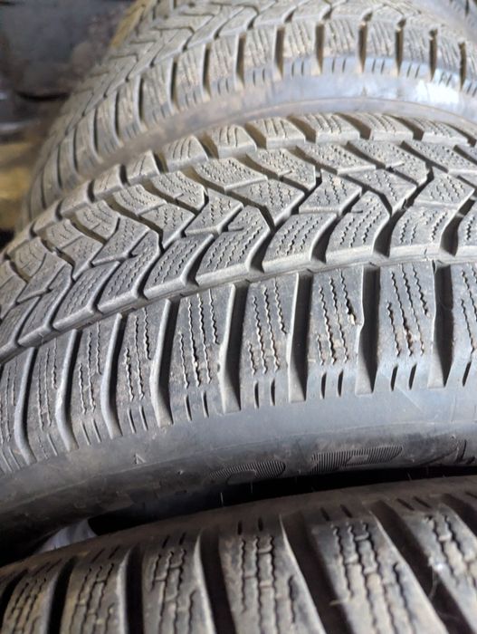 Dunlop winter sport 5  215.60.r16
