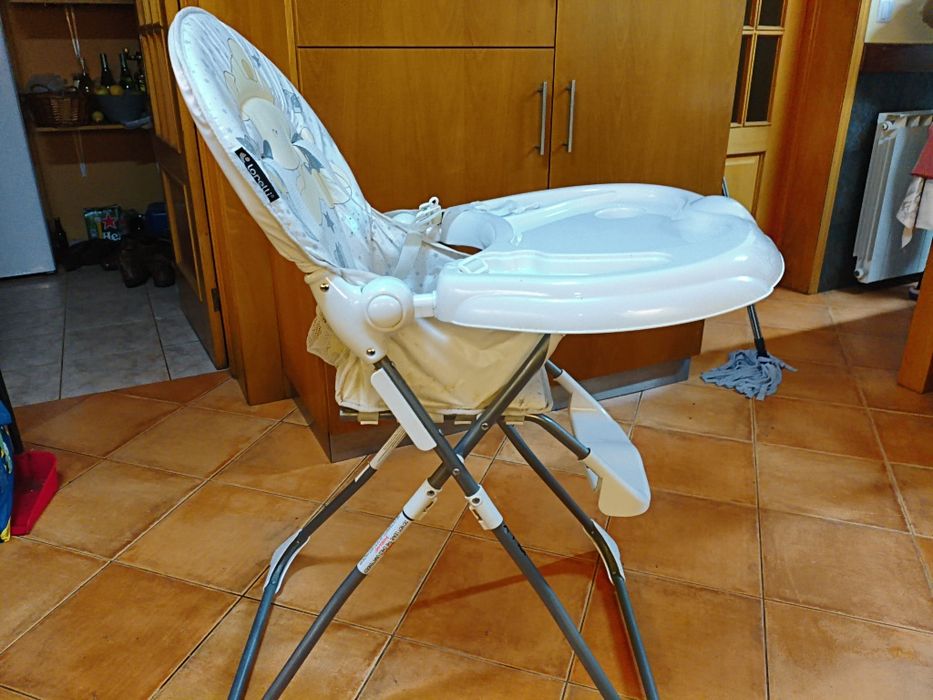 Cadeira de criança para refeição