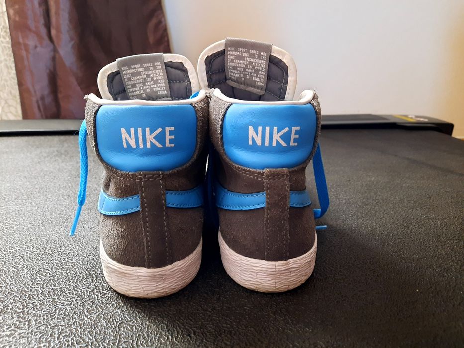 Tenis da Nike azuis e cinza em muito bom estado