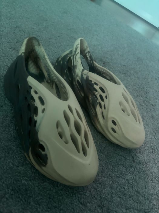 Adidas foam runner