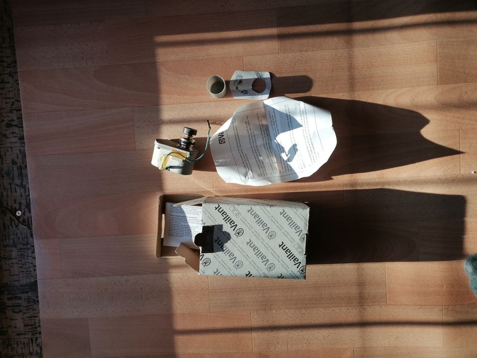 Piecyk łazienkowy  gazowy  Vaillant z Wyświetlaczem Temp. Wody