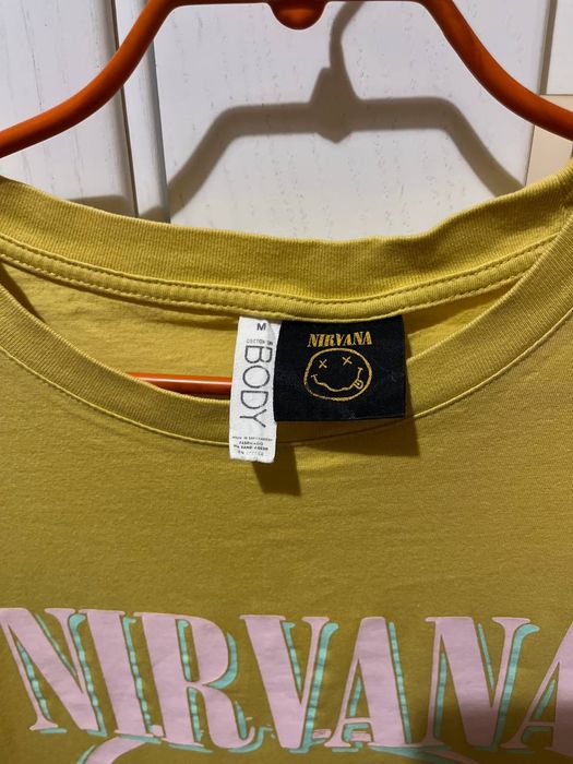Футболка, мерч Nirvana новая Размер (М/L) с неоновым принтом