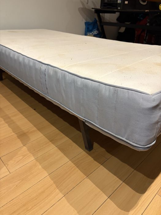 Cama de solteirao de ferro
