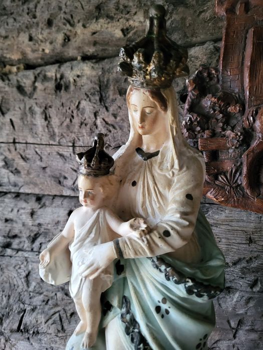 Stara figurka Maryja Zwycięska Matka Boża