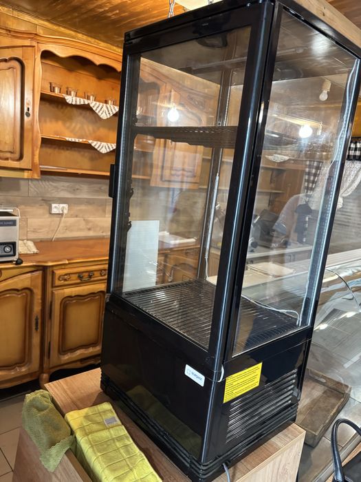 Sprzedam witryne chlodniczą/ lodowkę