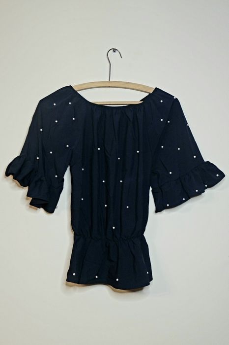 Włoska bluzka hiszpanka granatowa z ozdobne perełki ściągacz falbanka