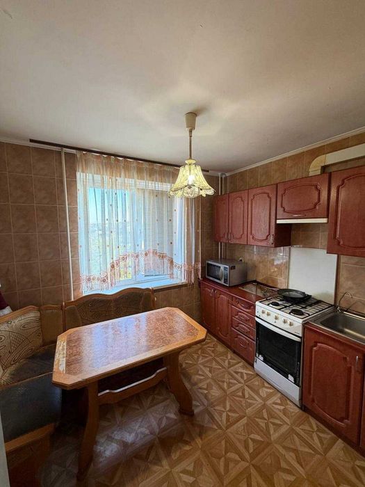 Продаж двокімнатної квартири на Вишенці