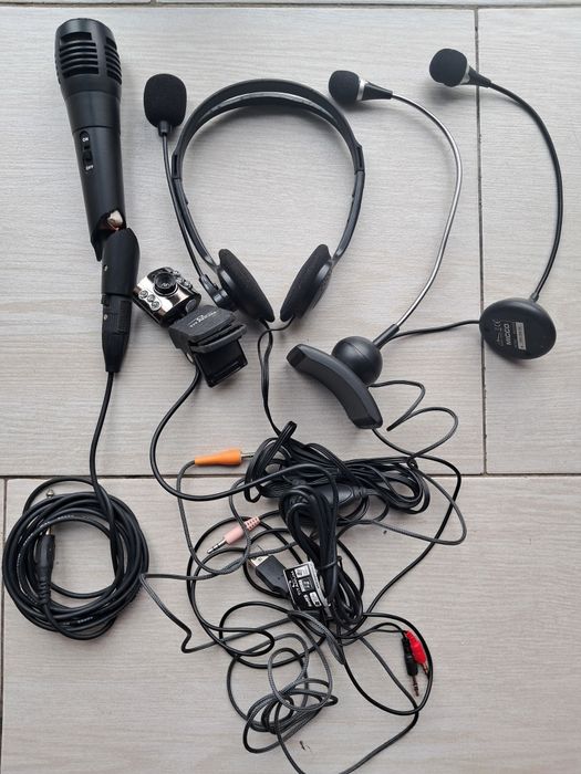 Mikrofony, słuchawki, kamerka
