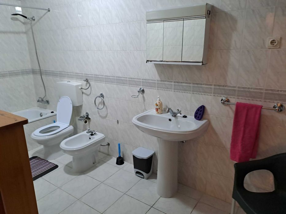 Quarto individual mobilado - em T4